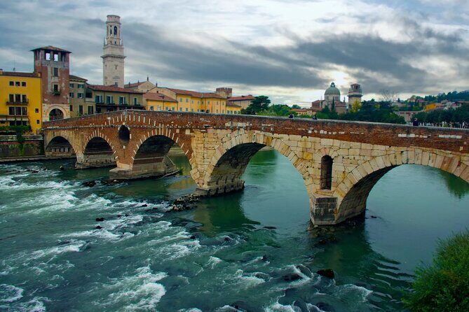 3 Hour Walking tour of Verona and Arena - Arco dei Gavi: A Roman Arch With a Specific Family Story