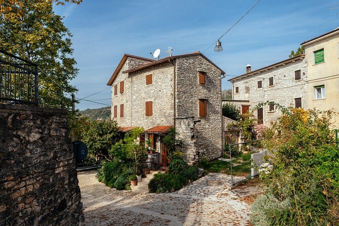 City Escape: Lake Garda Private Day Trip from Verona - Lago di Garda: Real Break Time for Mountains and Water