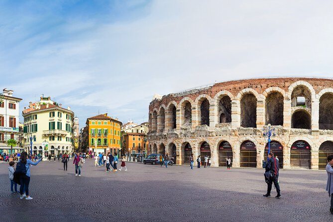 Fascinating Verona: in the Footprints of Romeo and Juliet - Signori Square: One stop where Verona’s eras collide