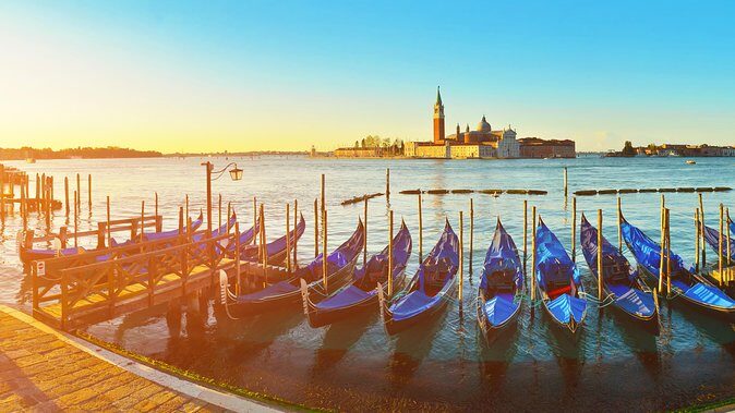 From Verona: Day trip to Venice with tour guide - Rialto Bridge and the Grand Canal area: where your photos get real