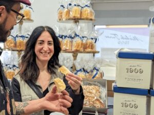 Guided Food Tour with Wine Tasting in Verona - Your 9 Stops of Verona Bites: From Olive Oil to Pandoro