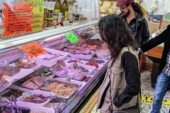 Guided Food Tour with Wine Tasting in Verona - What you see on the walk: Juliet’s House (pass by) and Gothic royal tombs
