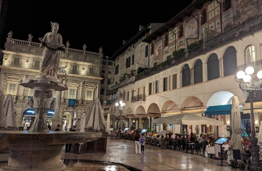 Guided Walking Tour in Verona - Arche Scaligere: the Scaligeri tombs and the Gothic mood