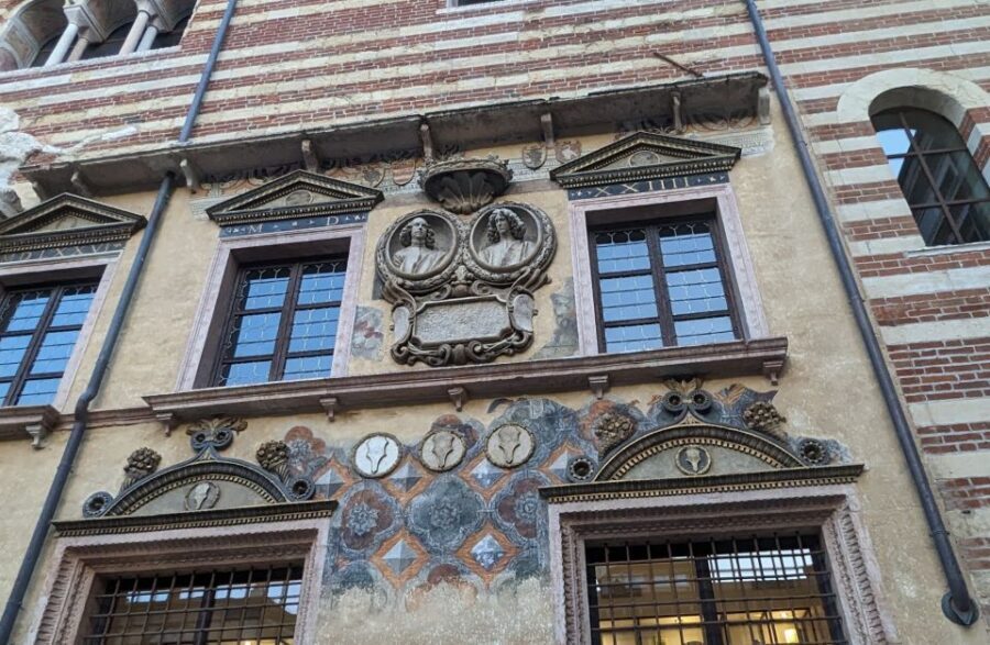 Guided Walking Tour in Verona - Verona Cathedral and the Duomo finish near the Capitolare Library