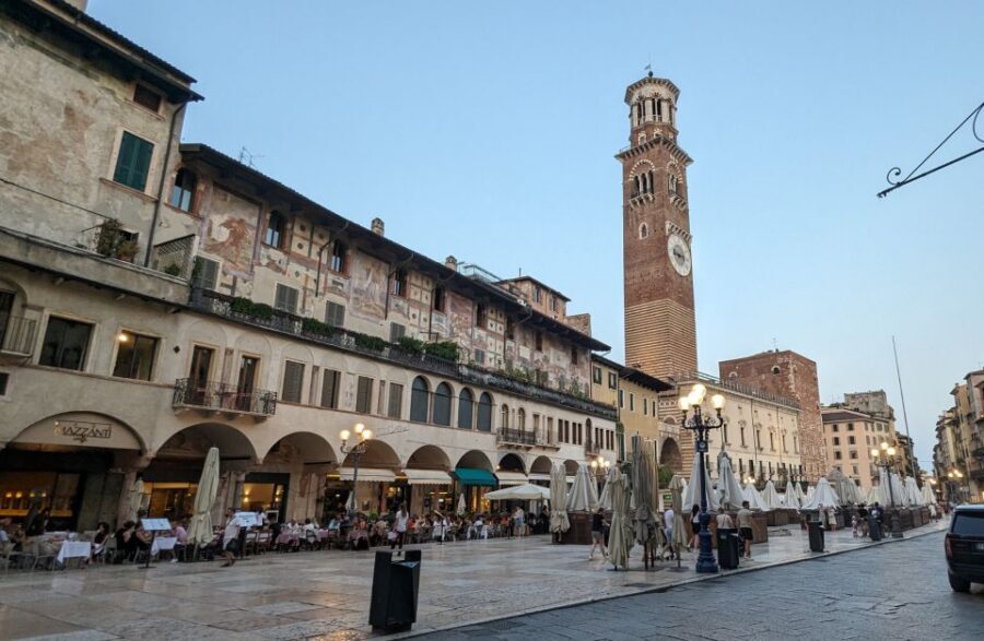 Guided Walking Tour in Verona - Traditions from Carnival to Christmas: seeing Verona as a living calendar