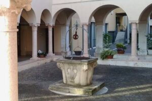 Guided Walking Tour on Verona Hillside - Stop 1: Ponte Pietra to Castel San Pietro viewpoints