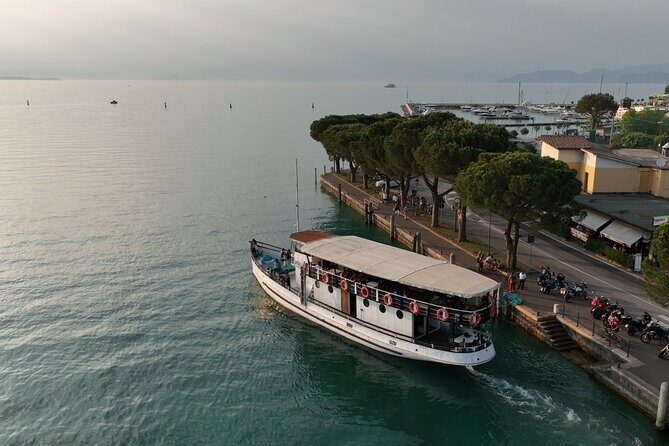 Lake Garda Cruise from Peschiera - Group size, boat comfort, and restroom access