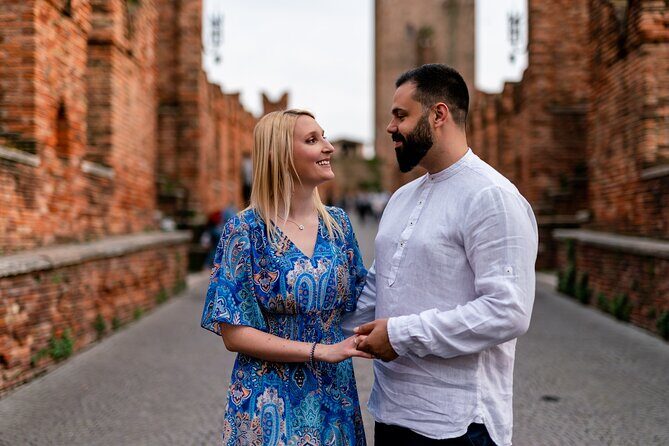 Romantic Photoshooting in Verona - Stop 5: Funicolare di Castel San Pietro for a Change of Pace
