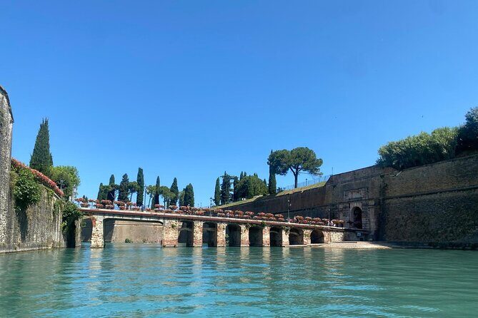 Sup experience with a ride to Peschiera del Garda Lake Garda - Meeting Point on Lungolago Giuseppe Garibaldi: Getting Started Smoothly