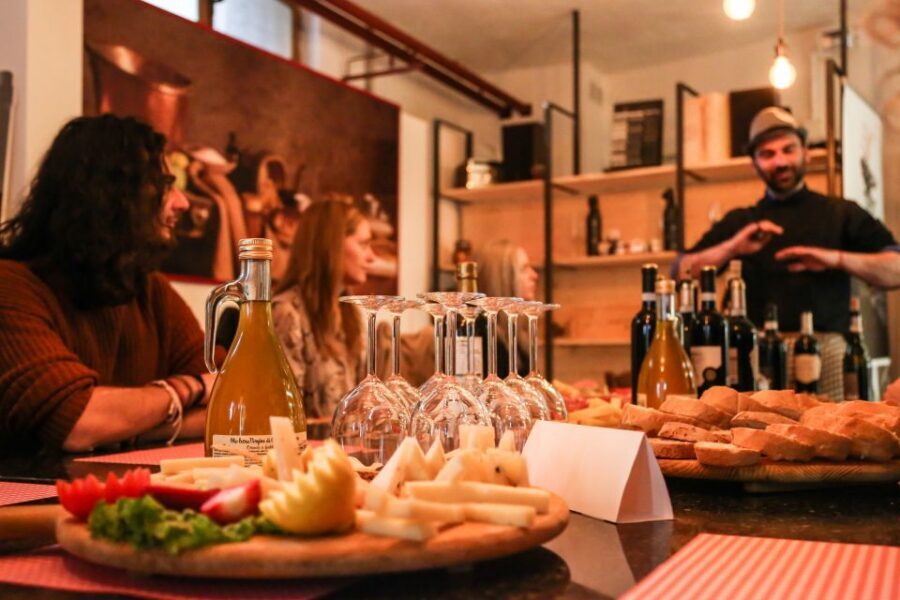 Verona centro: Olive Oil Tasting Experience - La Bottega di Verona: the spot where the lesson starts
