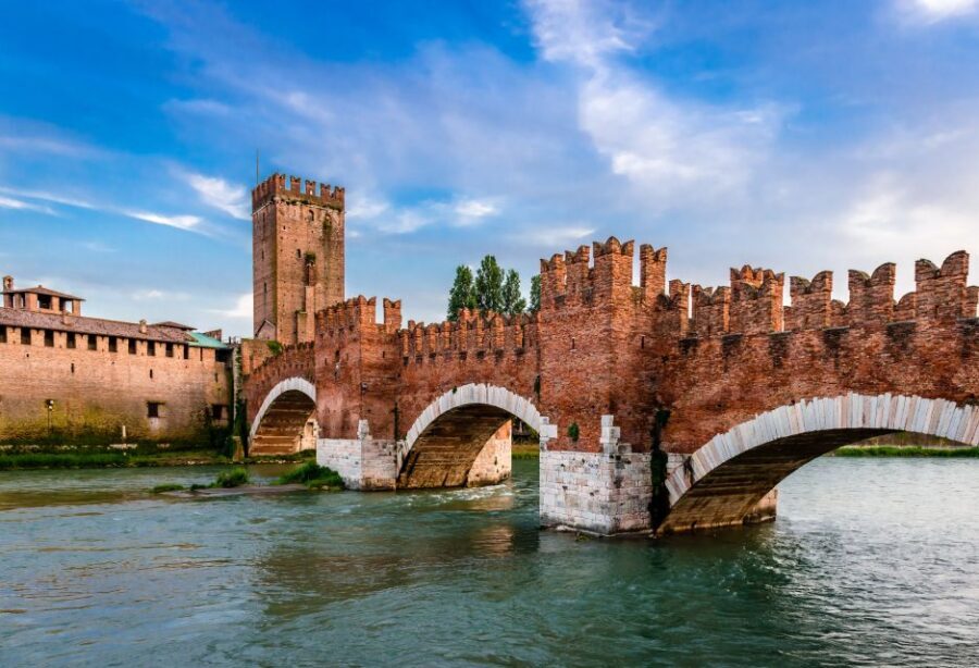 Verona: City Highlights Private Tour - Arche Scaligere: Gothic tombs and the stairs motif