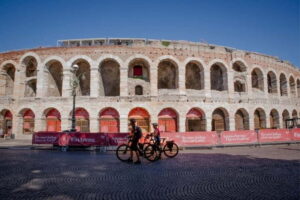 Verona: Classic and Hidden Gems Bike Tour - Three hours of Verona: main sights plus less-frequented corners