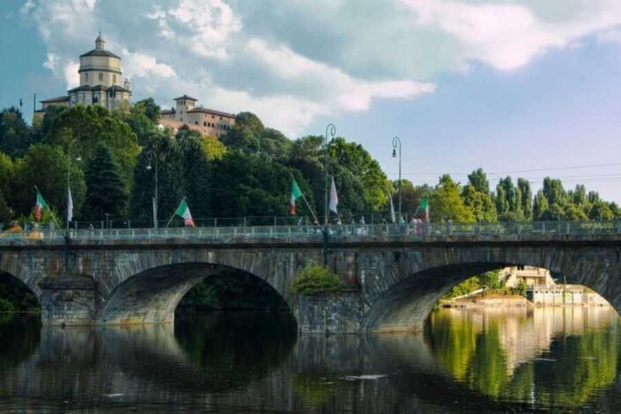 Verona: Custom Private Tour with a Local Guide - Getting started: hotel pickup that actually helps