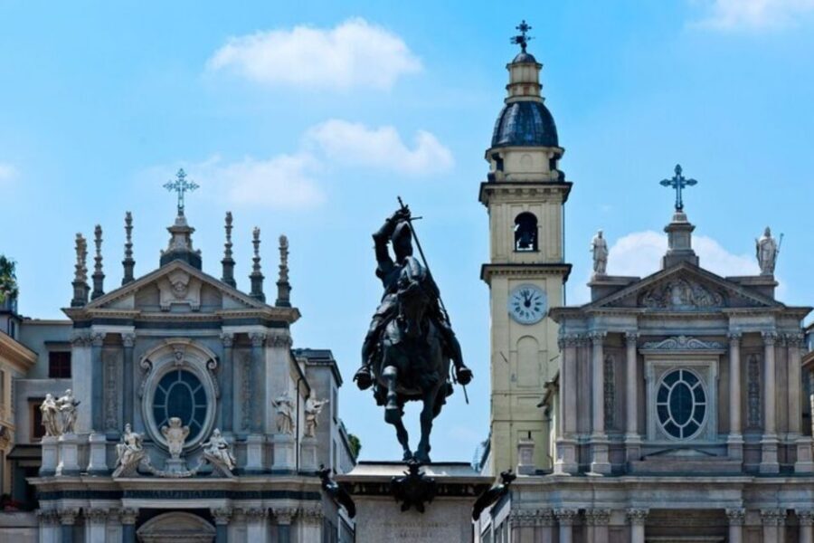 Verona: Custom Private Tour with a Local Guide - The route format: photos, monument exteriors, and guided walking time