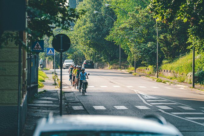 Verona e-bike tour: city center and panoramic views - Start at Via Teatro Ristori: Bikes, Helmets, and a Practical Setup