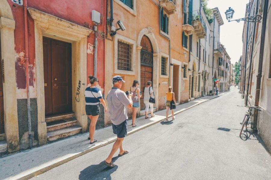 Verona: Food and Wine Tasting Walking Tour - The Osteria and Trattoria moments: meatballs and the star dish, risotto all’Amarone