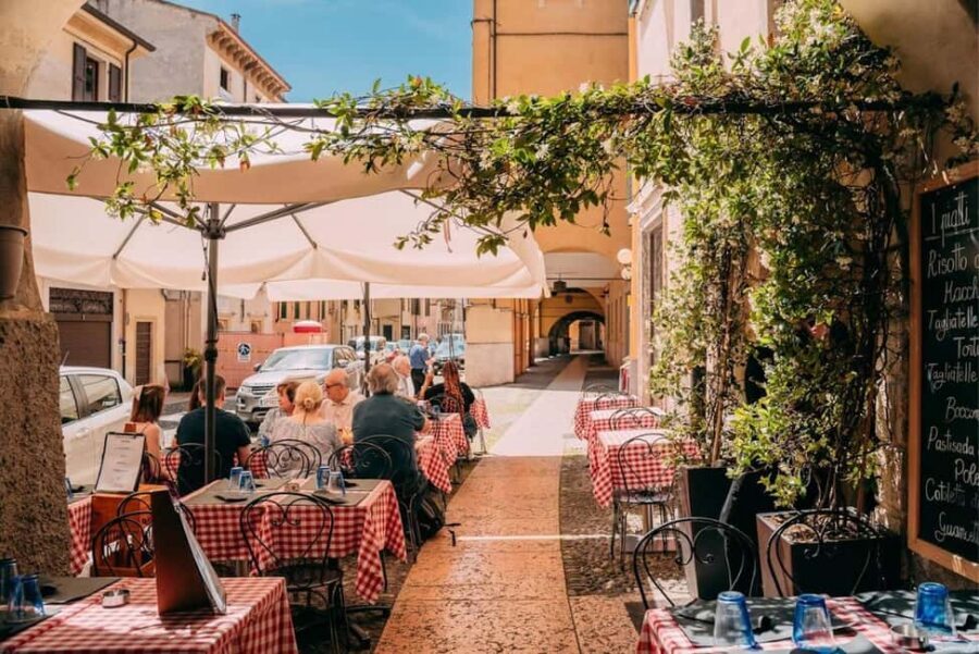 Verona: Food and Wine Tasting Walking Tour - Dessert, gelato, and the Aperol Spritz finish that makes it feel like a vacation