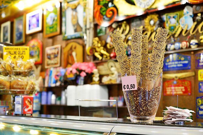 Verona Full Meal & Wine Tasting Walking Tour by Do Eat Better - Porta Borsari to Ponte della Vittoria: the aperitivo warm-up