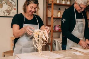 Verona: Hands-on Fresh Pasta and Tiramisù Cooking Class - Where You Meet and How the 3.5 Hours Work