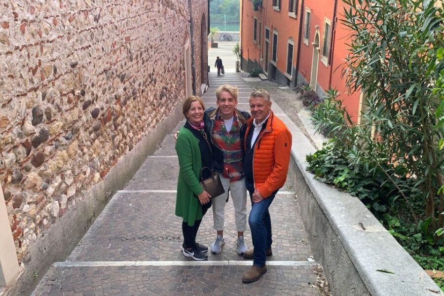 Verona: Highlights and Panorama Bike Tour - San Zeno and the Duomo Area: Religion and City Weight