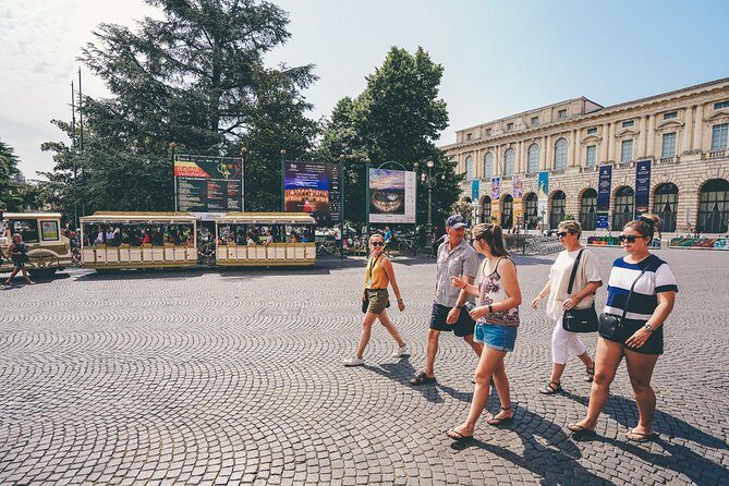 Verona Highlights Walking Tour in Small-group - Castelvecchio and Scaligero Bridge: medieval Verona in motion