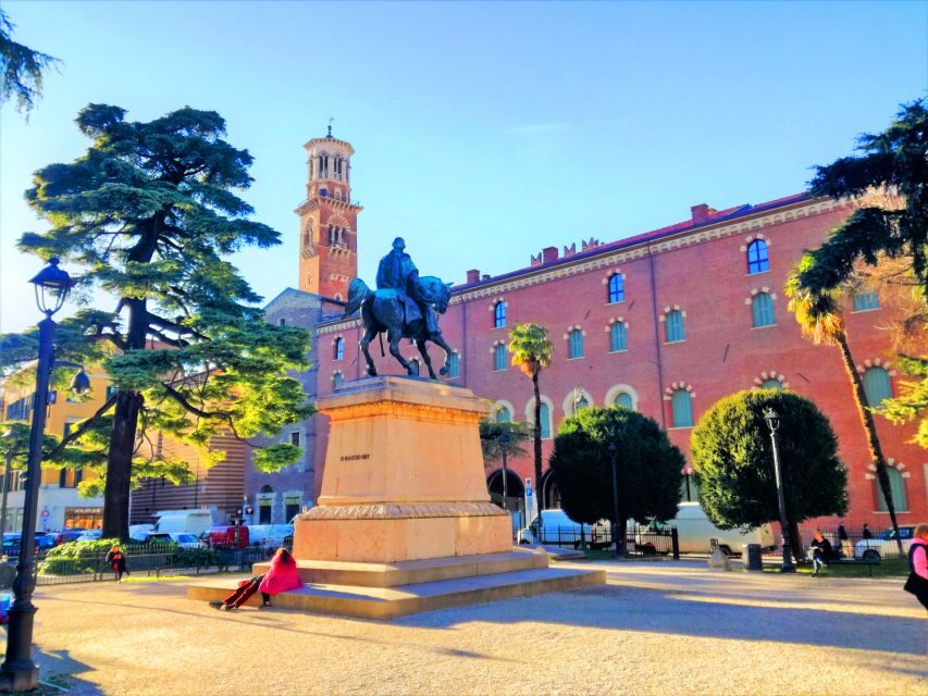 Verona: History and Hidden Gems Guided Walking Tour - Verona Arena: gladiator drama, explained in architecture