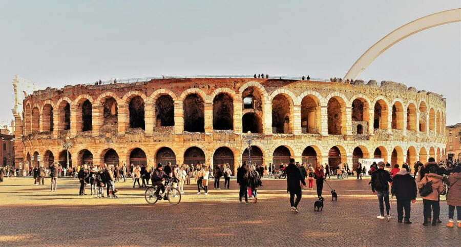 Verona: Interactive map for a self-guided tour. - Restaurant picks and meal planning without the midnight scramble