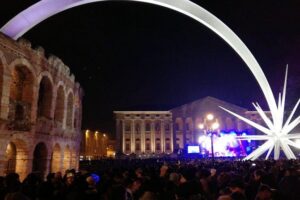 Verona Moonlight Walking Tour - Start Time, Meeting Spot, and How to Find the Group