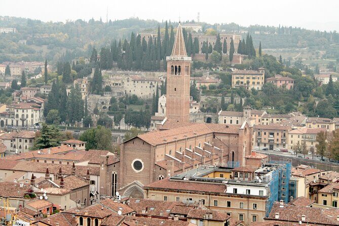 Verona Scavenger Hunt and Highlights Self Guided Tour - Playing as a team: families, friends, and first-time Verona planning