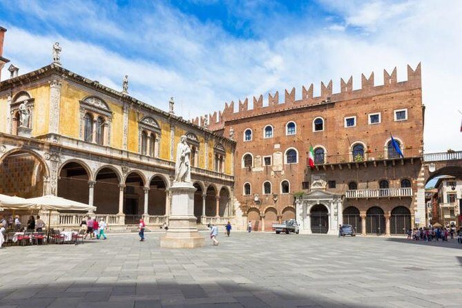 Verona Small Group Guided Walking Tour: Romeo & Juliet and More - Juliet’s balcony and the City of Love story (without getting lost)