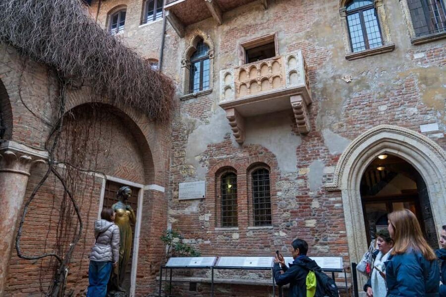 Verona: Small Group Guided Walking Tour with Arena Tickets - Key highlights at a glance