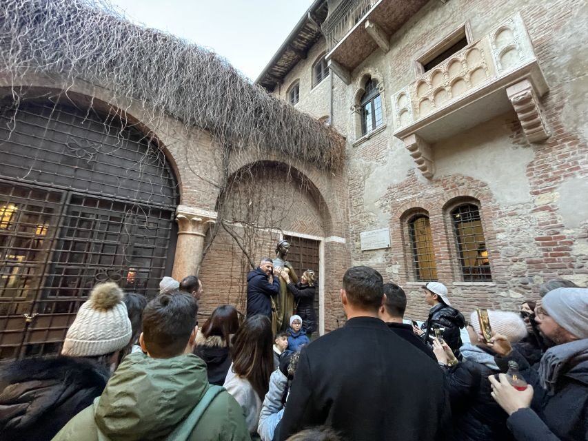 Verona: Small Group Guided Walking Tour with Arena Tickets - The small-group advantage (and what you should watch for)