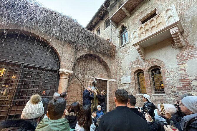 Verona Small Group Walking Tour with Cable Car and Arena Tickets - Food culture at Piazza delle Erbe: how to make it work for you