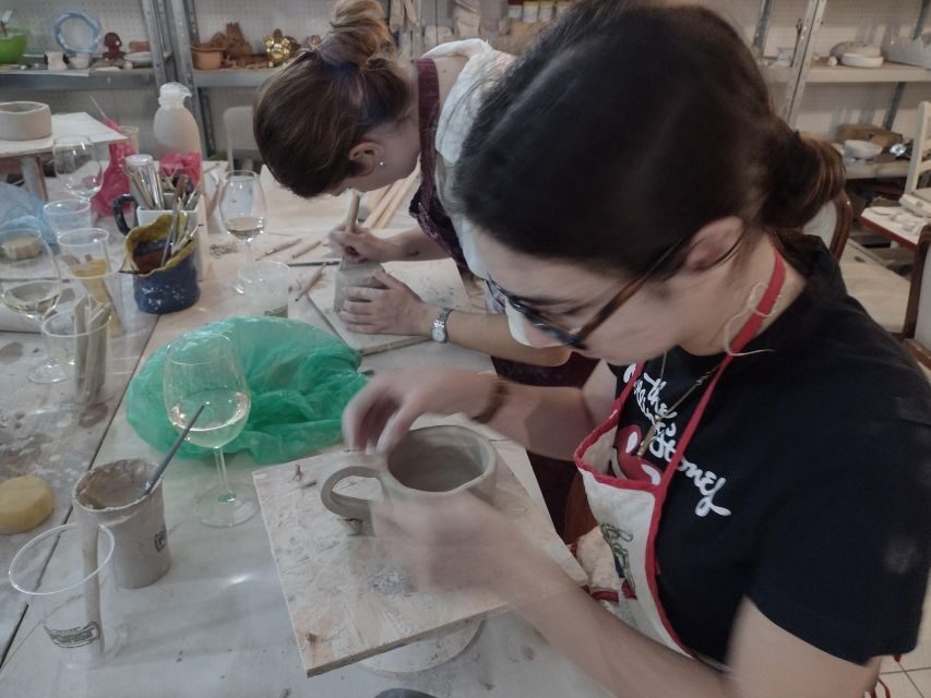 Wine and Pottery Workshop at Smart Lab Verona - Wine and craft time: sipping while you shape